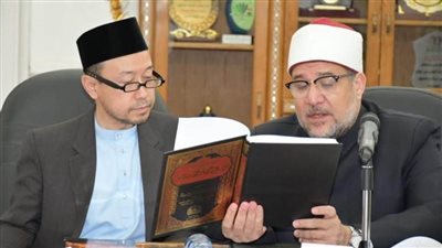 وزير الأوقاف يبحث مع وزير الشؤون الدينية بماليزيا سبل التعاون المشترك
