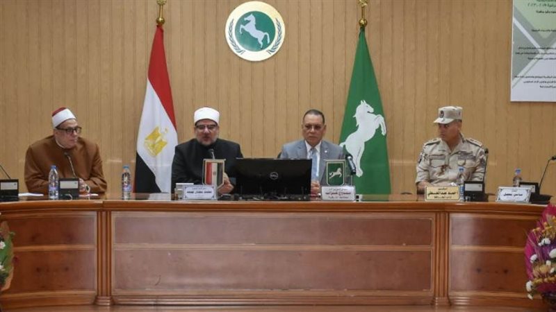 وزير الأوقاف ومحافظ