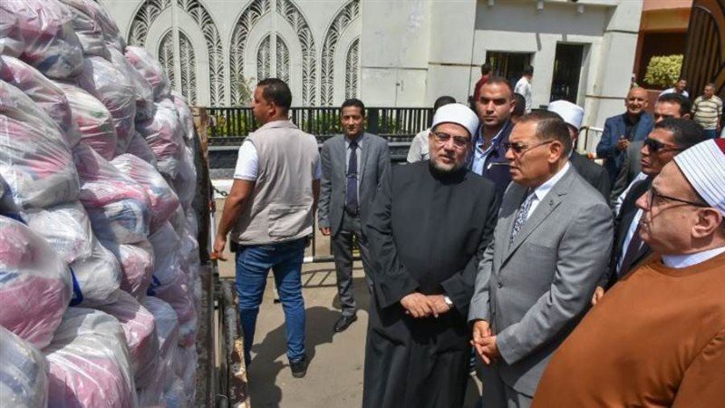 وزير الأوقاف ومحافظ