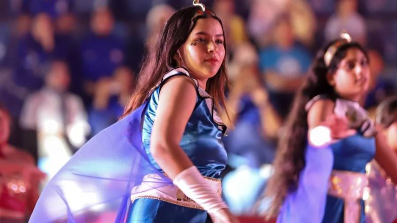 فقرات فنية بالزى