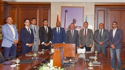 محافظ الإسكندرية يناقش سبل الاستفادة من مبادرة 