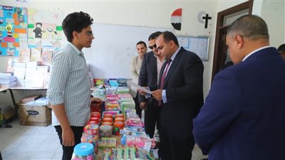 نائب محافظ الإسكندرية يفتتح معرض 