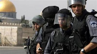 الاحتلال الإسرائيلي يستدعي 4 مقدسيين للتحقيق ويمدد اعتقال آخرين