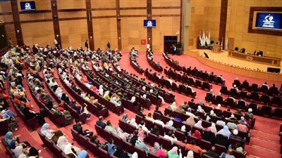 رئيس جامعة سوهاج يشهد حفل تخرج الدفعة الأولى لكلية الحاسبات والذكاء الاصطناعي ويعلن تعيين٩معيدين