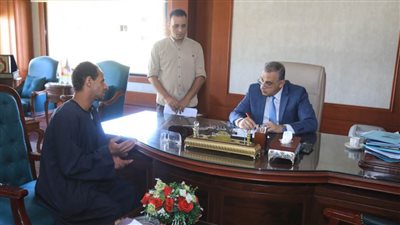 235 مواطنًا يعرضون مطالبهم خلال اللقاء الجماهيري بسوهاج