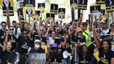 واشنطن بوست: منتجو السيارات الأمريكيون يتخوفون نتائج الإضرابات المقررة في منتصف سبتمبر الجاري