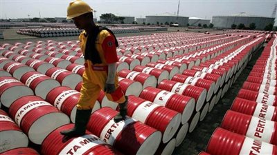 الرئيس التنفيذي لفيتول: إمدادات النفط العالمية ستتحسن بفضل صيانة المصافي