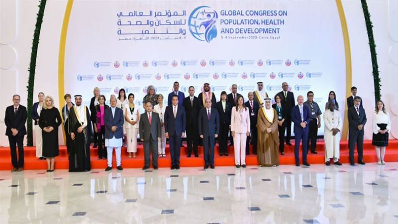 الرئيس السيسي يتوسط