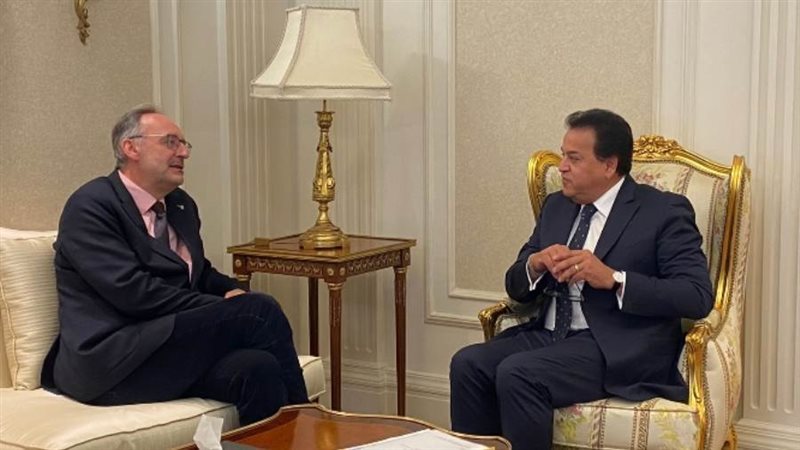 وزير الصحة ومدير