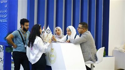 رئيس هيئة الدواء يتفقد جناح الهيئة بالمؤتمر العالمي للسكان والصحة والتنمية ٢٠٢٣