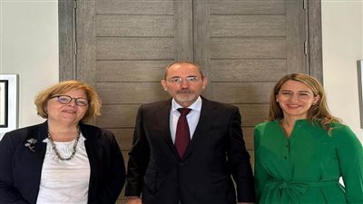 وزير الخارجية الأردني يلتقي مساعدة وزير الخارجية الأمريكية لشؤون الشرق الأدنى