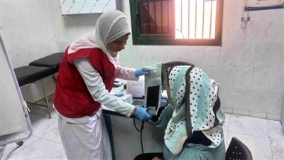توقيع الكشف الطبي على 1545 مواطنًا بمحافظة الشرقية و950 بالأقصر