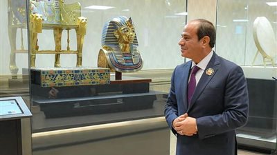 السيسي يتفقد النماذج الأثرية المصرية ضمن المعروضات التاريخية والثقافية للدول المشاركة في قمة العشرين