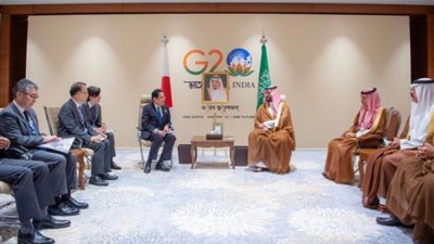 ولي العهد السعودي ورئيس وزراء اليابان يبحثان سبل دعم العلاقات الثنائية في مختلف المجالات وفرص تطويرها