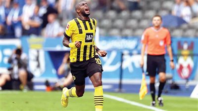 هل يحل «أنتونى موديست» لغز مركز المهاجم فى الأهلى؟!