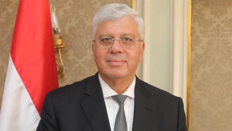 الدكتور أيمن عاشور