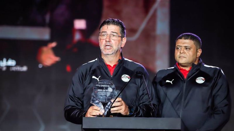 تكريم روي فيتوريا