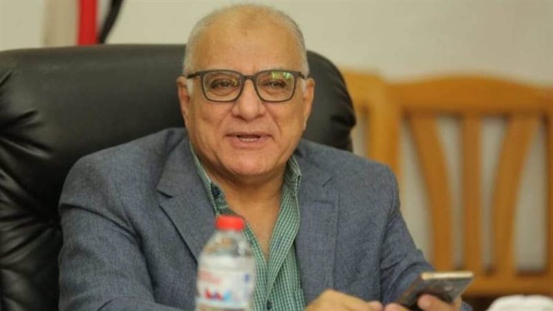 اكرم الشافعي رئيس