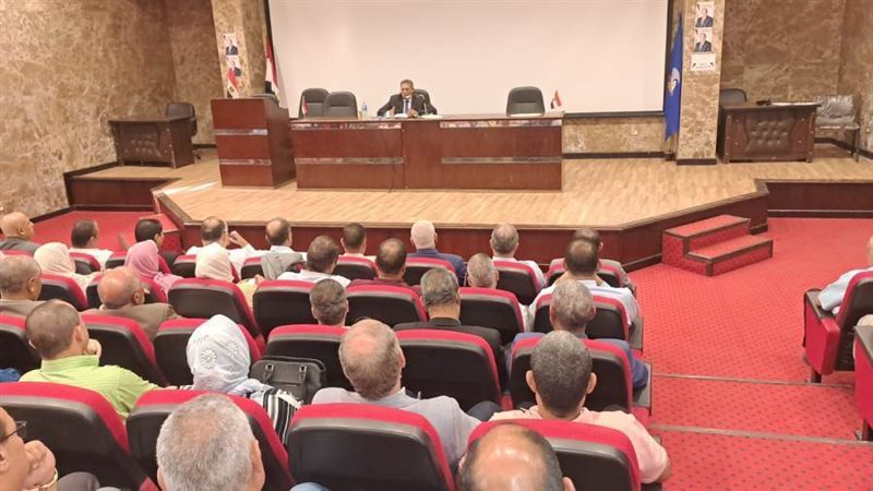 اجتماع موسع بمديرى