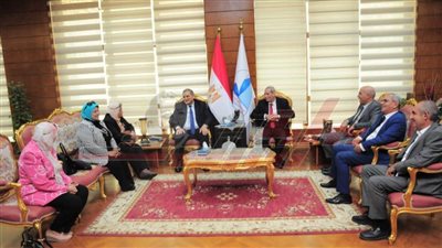 رئيس جامعة كفر الشيخ يترأس لجنة اختيار عميد كلية التربية النوعية