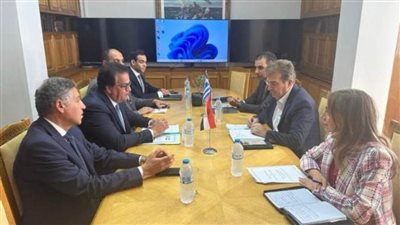 وزير الصحة يبحث مع نظيره اليوناني التعاون في عدد من الملفات الهامة