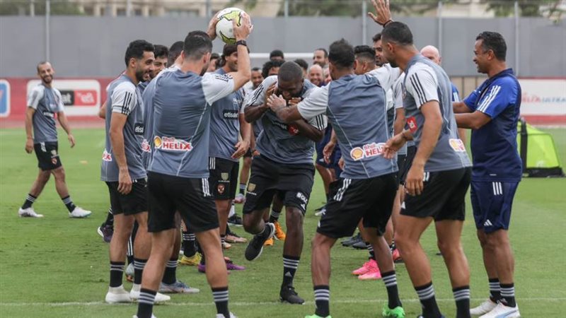 استقبال لاعبو الأهلي