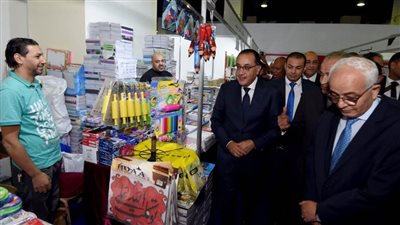 مدبولي: 480 منفذًًا و84 سيارة تمثل معارض متحركة ضمن 