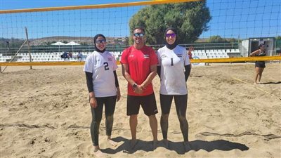 منتخب سيدات الطائرة الشاطئية يتأهل لثمن نهائي البحر المتوسط بـ