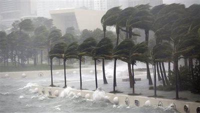 الإعصار لي يتسبب في قطع الكهرباء عن آلاف المنازل في المقاطعات الأطلسية بكندا