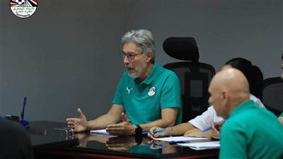 بيريرا يجتمع بمديري الكرة لأندية الممتاز