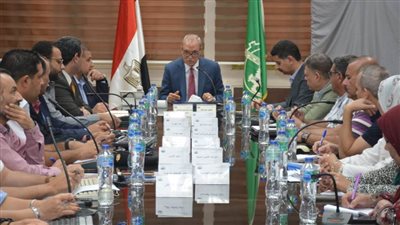 محافظ القليوبية يناقش إنشاء 2 كوبري مشاه ومصعد كهربائي شبرا الخيمة
