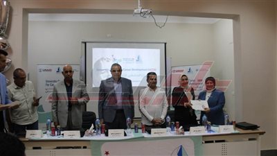 رئيس جامعة كفر الشيخ يكرم المتطوعين بالمركز الجامعي للتطوير المهني