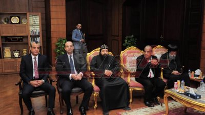 وفد كنسي رفيع المستوي بجامعة كفر الشيخ لحضور مناقشة رسالة دكتوراه بكلية الآداب