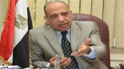 وزير قطاع الأعمال يتفقد مصانع شركة 