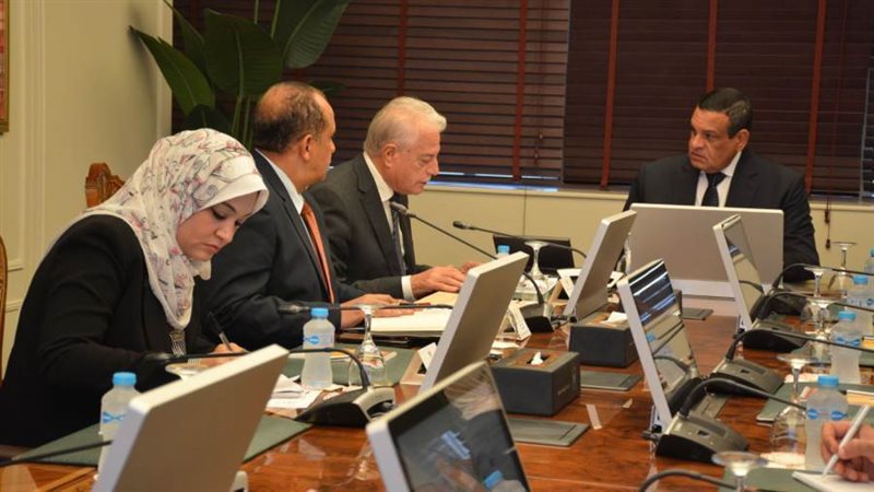 وزير التنمية يلتقي