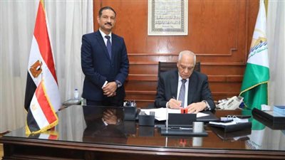 محافظ الجيزة يعتمد حركة مديري ووكلاء الإدارات التعليمية بالجيزة