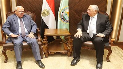 وزير الزراعة يبحث مع محافظ بورسعيد سبل دعم مشروعات القطاع الزراعي بالمحافظة