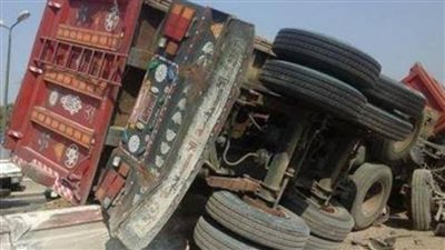 انقلاب مقطورة محملة بالردة على طريق منية سندوب بالدقهلية 