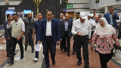 رئيس الوزراء يصل إلى مدينة طابا ويتفقد مطار طابا الدولي