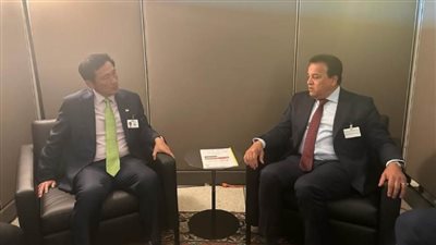 وزير الصحة يعقد اجتماعا مع نظيره السنغافوري لبحث زيادة التعاون في القطاع الصحي