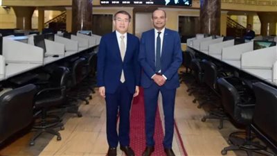 رئيس البورصة يبحث مع وزير الخدمات المالية والخزانة بهونج كونج التعاون المشترك