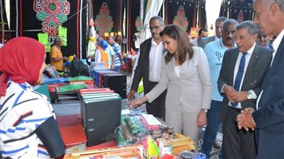 افتتاح معرض 