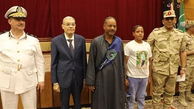 محافظ المنيا يشهد احتفال جمعية المحاربين القدماء بيوم الشهيد لتكريم أسر الشهداء والمصابين