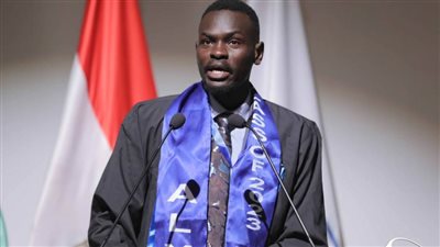 الطلاب الأفارقة يوجهون الشكر للرئيس السيسي خلال حفل تخرجهم بمكتبة الإسكندرية 