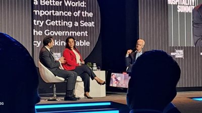 غادة شلبى تشارك فى فعاليات قمة مستقبل الضيافة بأبوظبى