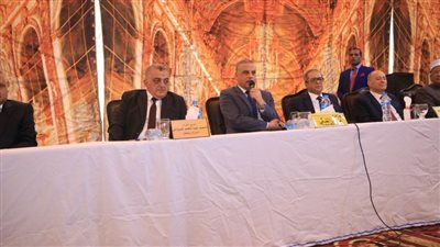 وسط الآلاف من أهالي مركز أخميم .. محافظ سوهاج ومدير الأمن يشهدان صلح عائلتي 