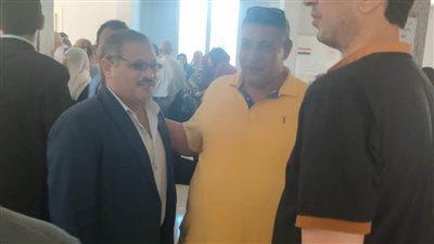 توافد قيادات وأعضاء حزب مصر أكتوبر لتحرير نماذج تأييد الرئيس السيسي