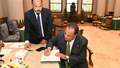 لليوم الثالث.. استمرار توقيع النواب على نماذج تزكية المترشحين لانتخابات رئاسة الجمهورية ٢٠٢٤