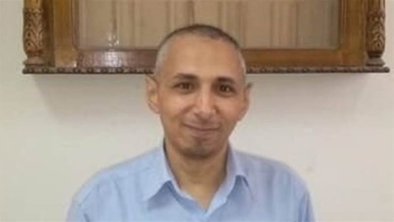 الدكتور يسري حسن