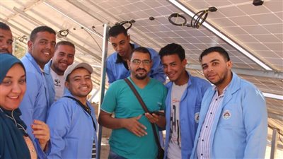 16 متدربًا من الجنسين على مهنة الطاقة الشمسية بالوادي الجديد